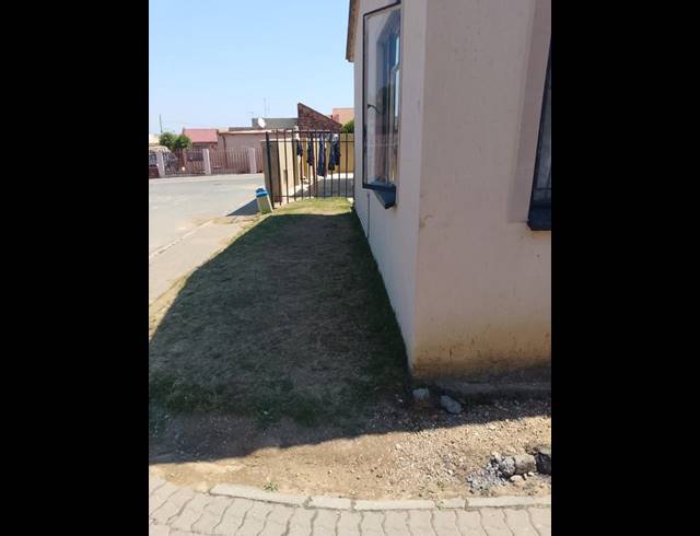 2 BEDROOM HOUSE FOR SALE IN LIFATENG